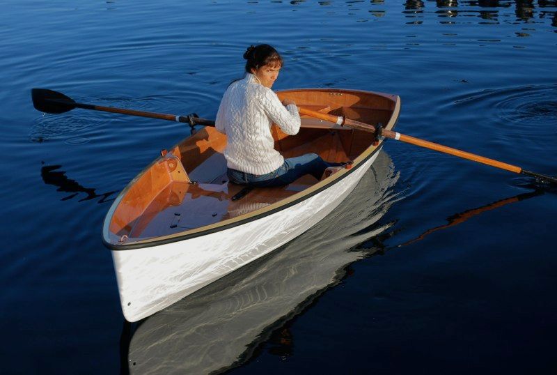 The rowing performance of the PT 11 nesting dinghy is surprising