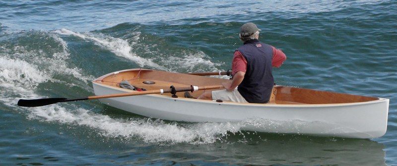 The rowing performance of the PT 11 nesting dinghy is surprising