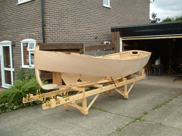 Building 13 foot Houdini sailing dinghy kit from Fyne Boat Kits